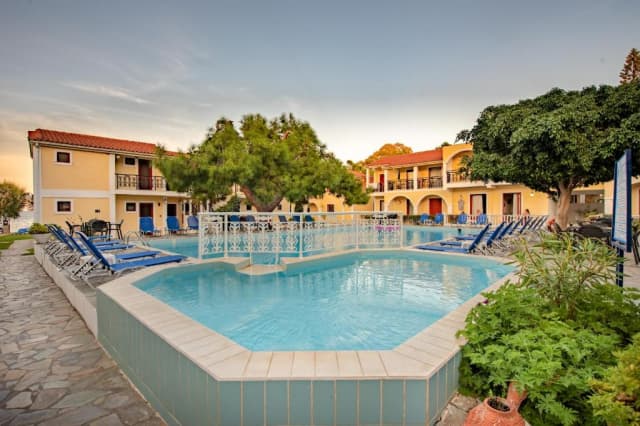 10.09 avion Bucuresti, Grecia - Zakynthos Argassi, Iliessa Beach Hotel 753 EURO, 7 nopti, Mic dejun inclus
