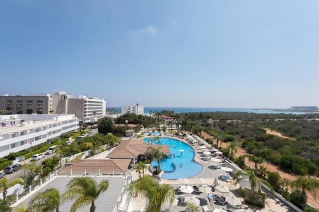 31.08 avion Bucuresti, Cipru - Zona Larnaca Ayia Napa, Hotel Christofinia 871 EURO, 7 nopti, Mic dejun inclus