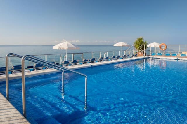 03.09 avion Bucuresti, Spania - Costa Brava - Barcelona Pineda del Mar, Hotel htop Pineda Palace & SPA - Adults Only (18+) 939 EURO, 7 nopti, Demipensiune inclusa