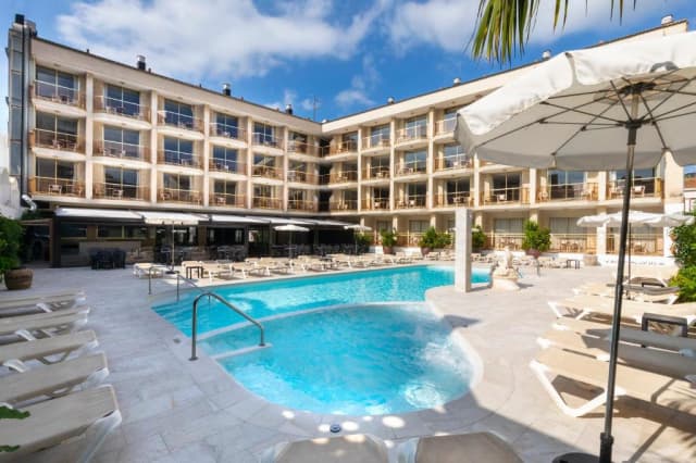 03.09 avion Bucuresti, Spania - Costa Brava - Barcelona Calella, Aparthotel Miami Park 675 EURO, 7 nopti, Fara masa