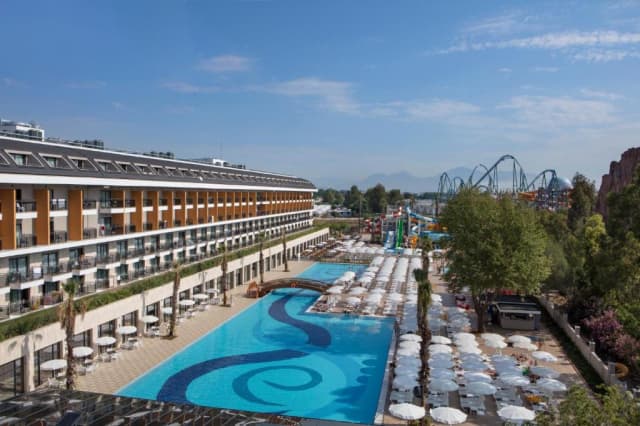19.09 avion Bucuresti, Turcia - Antalya Belek, Aydinbey Queen's Palace & Spa Resort 988 EURO, 7 nopti, Ultra all inclusive