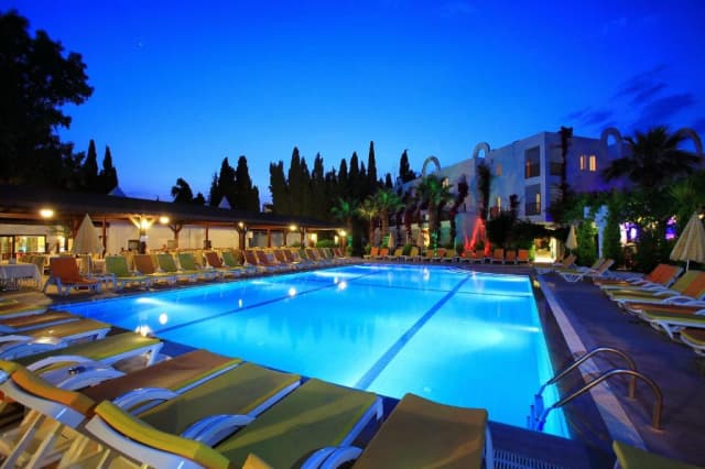 20.08 avion Bucuresti, Turcia - Regiunea Marea Egee Bodrum, Natur Garden Hotel 724 EURO, 7 nopti, All inclusive
