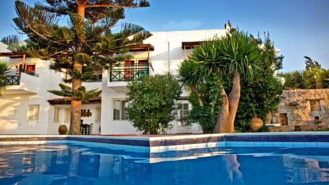 24.08 avion Bucuresti, Grecia - Creta - Heraklion Anissaras, Classic Apartments 606 EURO, 7 nopti, Fara masa