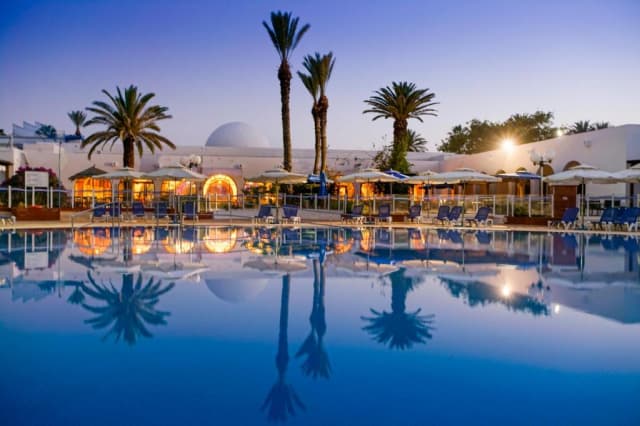 15.08 avion Bucuresti, Tunisia - Regiunea Hammamet Monastir, Shems Holiday Village & Aquapark 626 EURO, 7 nopti, All inclusive