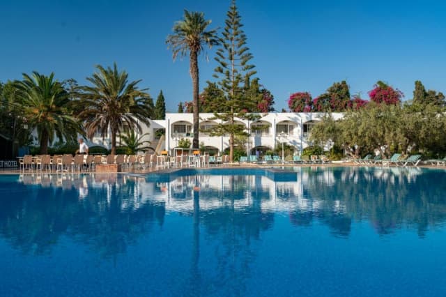 15.08 avion Bucuresti, Tunisia - Regiunea Hammamet Hammamet, Hotel Le Hammamet & SPA 812 EURO, 7 nopti, All inclusive