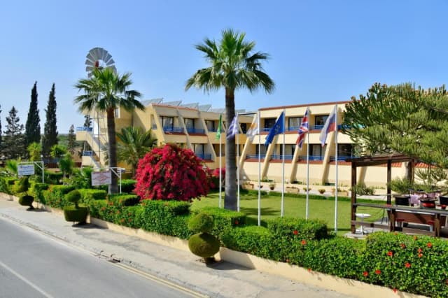 13.09 avion Bucuresti, Cipru - Zona Larnaca Ayia Napa, Napa Prince Hotel Apts 557 EURO, 7 nopti, Fara masa