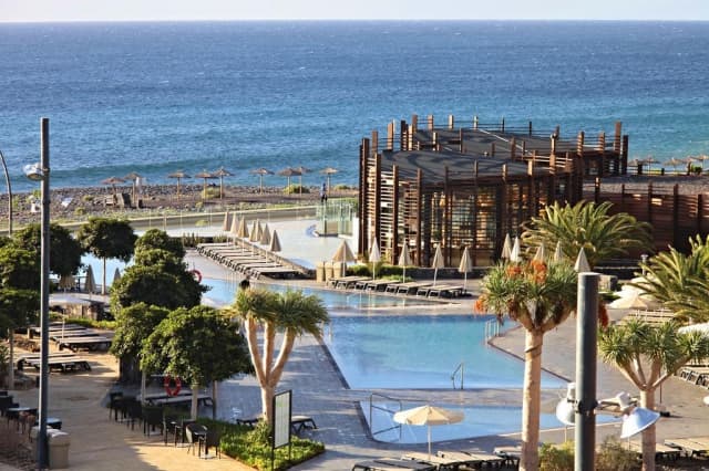 ULTRA LAST MINUTE DELUXE PE PLAJA IN TENERIFE 5***** BARCELO TENERIFE DEMIPENSIUNE 7 NOPTI ZBOR DIRECT CU TAXE INCLUSE