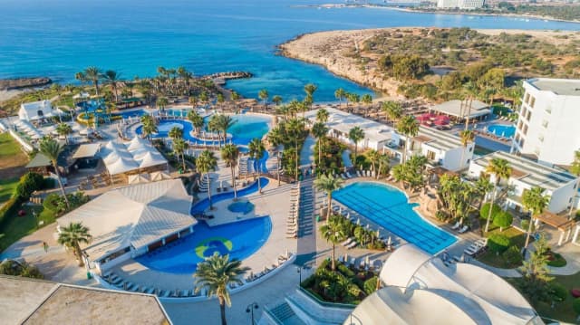 ULTRA LAST MINUTE DELUXE PE PLAJA IN CIPRU ADAMS BEACH HOTEL 5***** ZBOR CHARTER DIN OTOPENI CU TAXE INCLUSE
