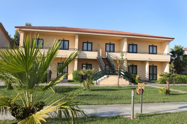 25.09 Zbor Bucuresti PUGLIA 635 euro/persoana/ 7 nopti demipensiune, taxe aeroport si transfer incluse