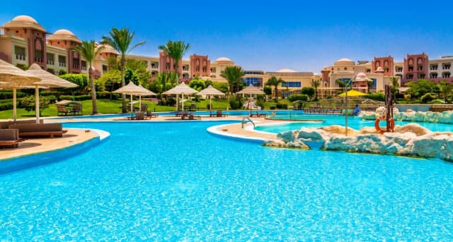 HURGHADA 860 EURO / PERS PLECARE 31.08 DIN BUCURESTI -Serenity Alpha Beach ,7 nopti , All Inclus
