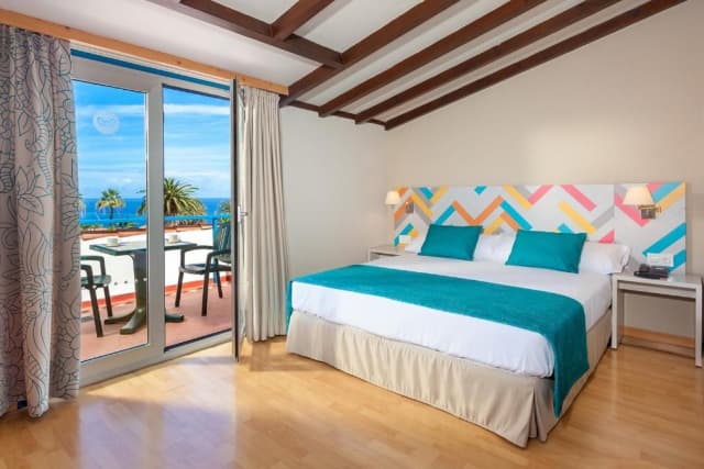 ULTIMELE LOCURI TENERIFE O7 TENERIFE 4**** DEMIPENSIUNE ZBOR DIRECT DIN OTOPENI CU TAXE INCLUSE
