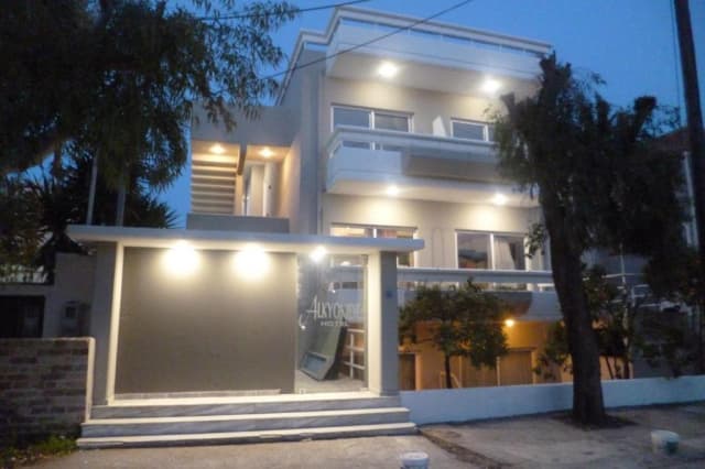ULTIMELE LOCURI RODOS, AVION DIN CLUJ-NAPOCA, LA HOTEL ALKYIONIDES BOUTIQUE 3*, LA TARIFUL DE 626 EURO/PERSOANA, MIC DEJUN!