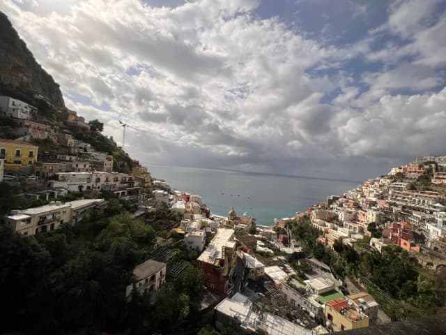 18.09 Zbor BUCURESTI, NAPOLI-COASTA AMALFITANA, 675 euro /pers 7 cazari demipensiune hotel 4*, taxe aeroport si transfer incluse