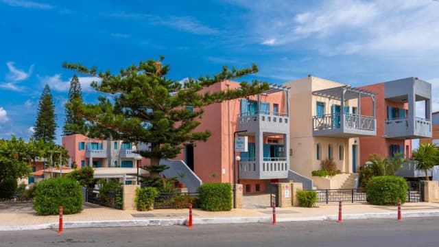 ULTIMLE LOCURI CRETA HERAKLION, AVION DIN BUCURESTI, LA HOTEL MARILISA 3*, LA TARIFUL DE 612 EURO/PERSOANA, DEMIPENSIUNE!