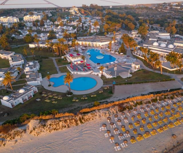 09.09 Zbor Bucuresti Tunisia,One Resort Aquapark and Spa 670 euro/pers/sejur 7 nopti all inclusive, taxe aeroport + transfer