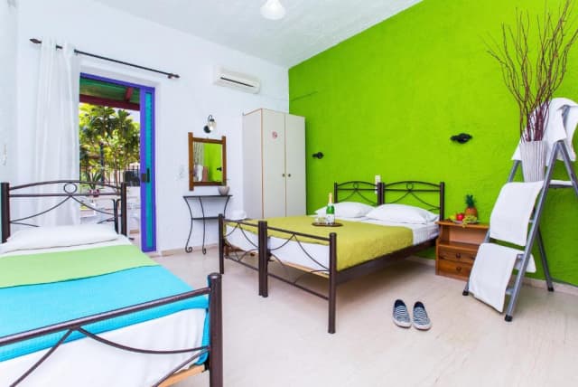 ULTRA LAST MINUTE INSULA CRETA LITSA STUDIOS ZBOR CHARTER DIN OTOPENI CU TAXE INCLUSE