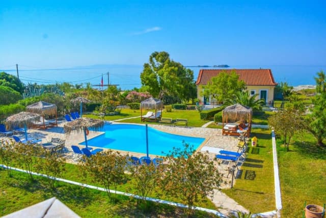 16.08 Zbor Bucuresti, Grecia - Kefalonia, Lixouri Xi Village 3* 640 EURO, 7 nopti, fara masa , taxe aeroport transfer incluse
