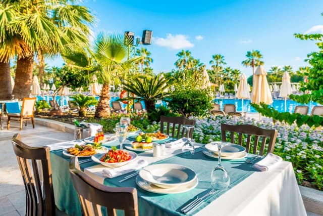 Sejur in Antalya: 950 euro cazare 7 nopti cu Ultra All inclusive+ transport avion+ toate taxele