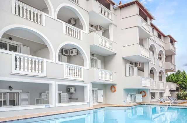 ULTIMELE LOCURI ZAKYNTHOS, AVION DIN BUCURESTI, LA HOTEL GEORGINA INN 3*, LA TARIFUL DE 579 EURO/PERS, AI!