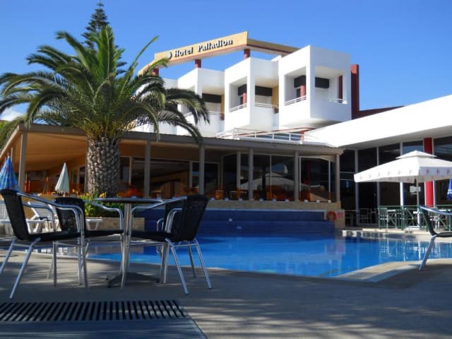 ULTIMELE LOCURI CRETA HERAKLION, AVION DIN CRAIOVA, LA HOTEL PALLADION 3*, LA TARIFUL DE 633 EURO/PERSOANA, ALL INCLUSIVE!
