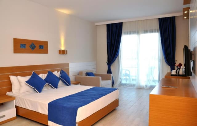 ULTIMELE LOCURI BODRUM, AVION DIN BUCURESTI, LA HOTEL JASMIN BEACH 3*, LA TARIFUL DE 789 EURO/PERSOANA, AI!