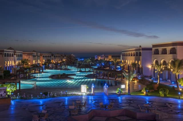 Revelion in Hurghada: 1275 euro cazare 7 nopti cu All inclusive+ transport avion+ toate taxele