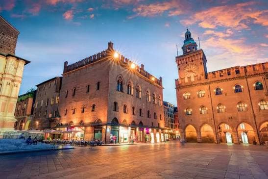 CITY BREAK DE 1 DECEMBRIE IN BOLONIA CU ZBOR DIN CLUJ📍🗺️