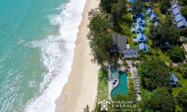 Oferta Speciala - 3 sarbatori, un singur tarif! / Khaolak Emerald Beach 5* - plecare din Budapesta in 26.11